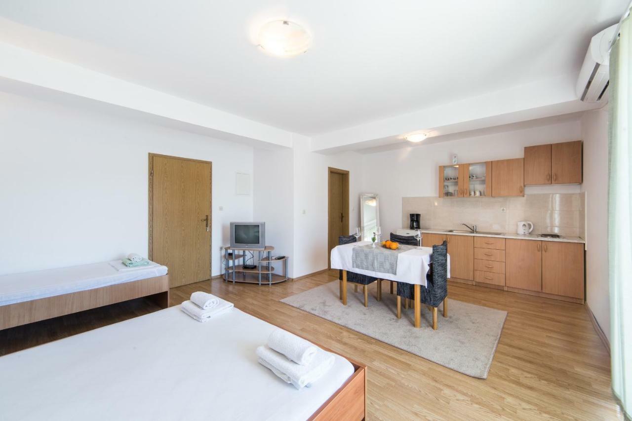 Apartments Barbir 普洛切 外观 照片